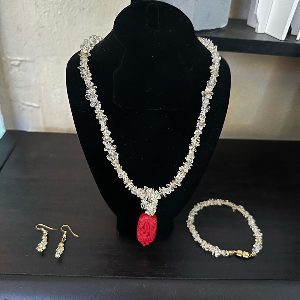 Elegant Crystal and Red Pendant Jewelry Set